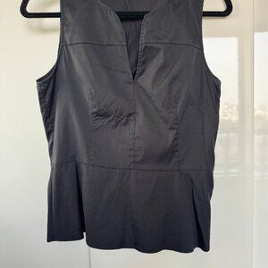 Theory cotton fit and flare black top S/P